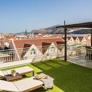 Panoramic Luxurious Penthouse Apartment